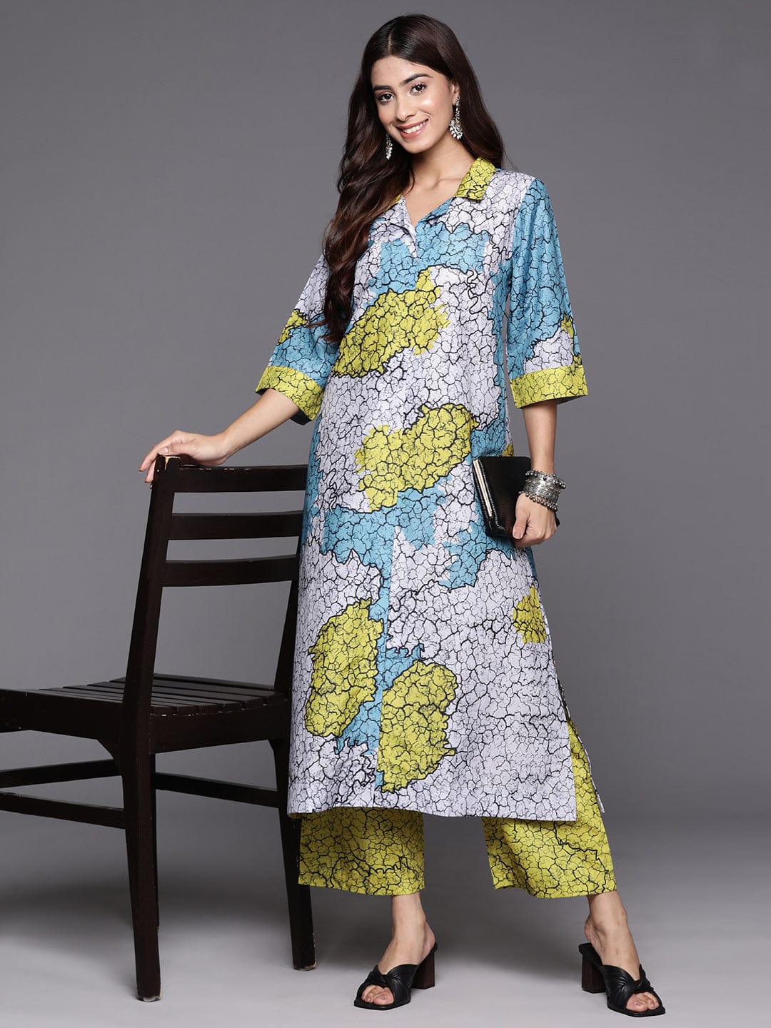 Blue And Green Abstract Printed Shirt Collar, Straight Kurta With Side And Front Slits Paired With Printed Bottom