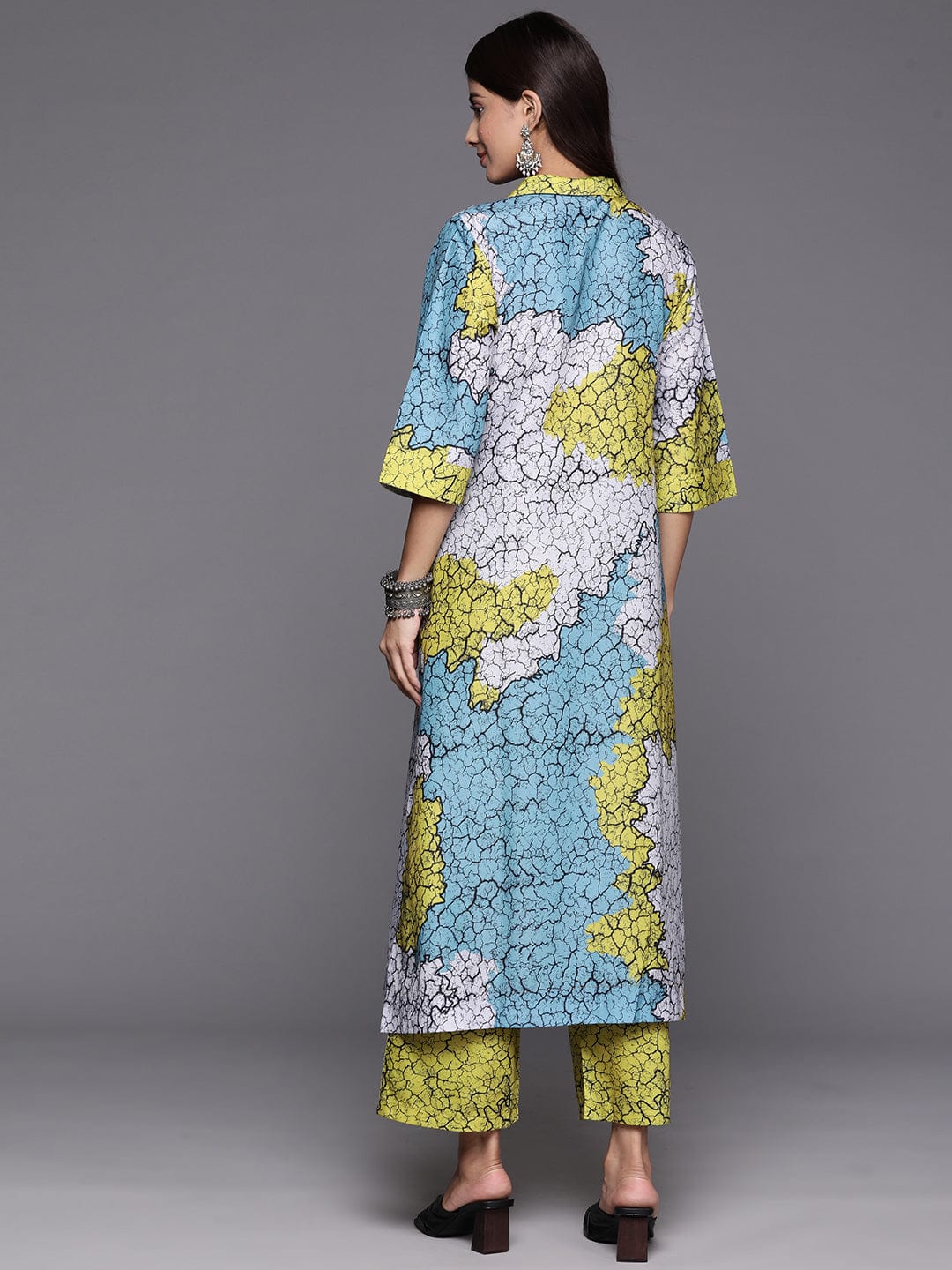 Blue And Green Abstract Printed Shirt Collar, Straight Kurta With Side And Front Slits Paired With Printed Bottom