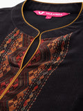 black-printed-straight-kurta-paired-with-solid-bottom-and-printed-dupatta-vskd31916