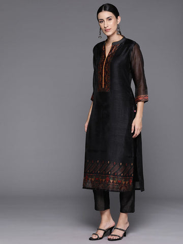 Black Printed Straight Kurta Paired With Solid Bottom And Printed Dupatta