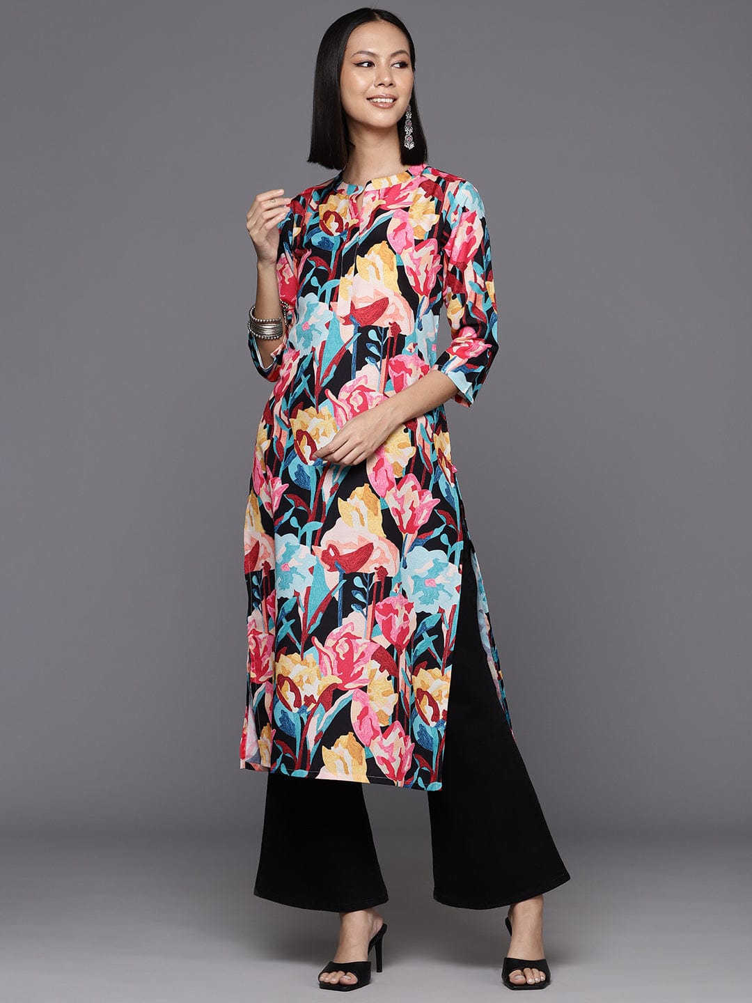 Varanga Women Black Abstract Printed Straight Kurta