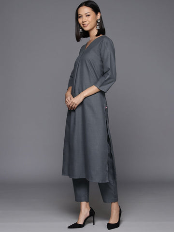 Varanga Women Grey Solid A-Line Tunic Paired With Tonal Bottom
