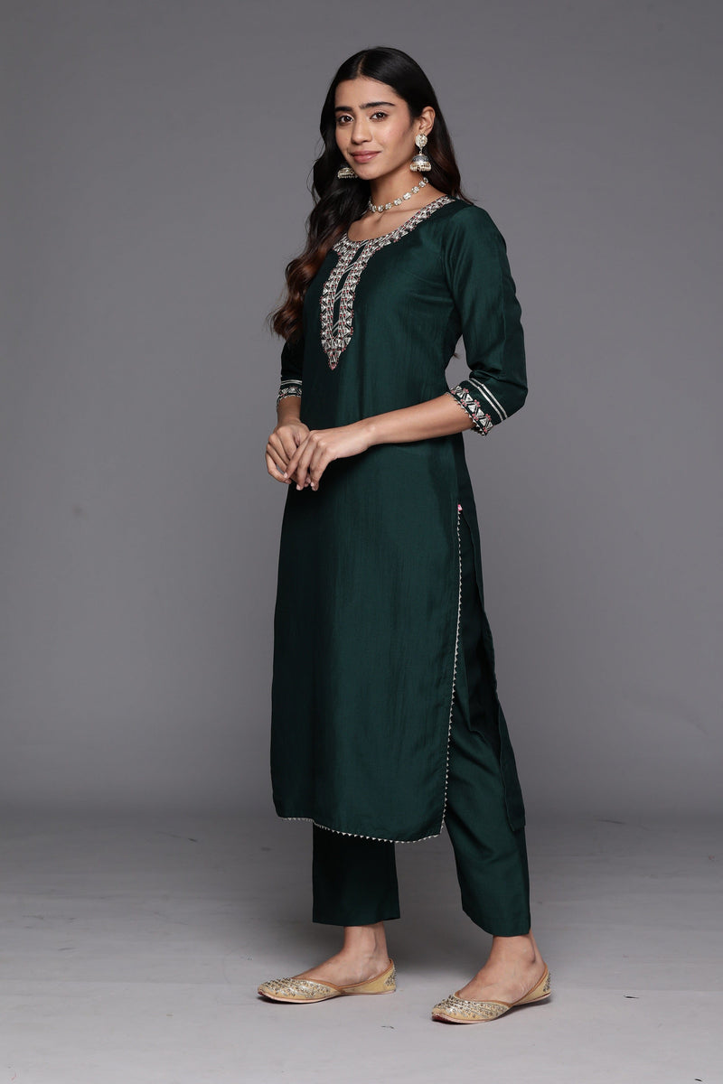Varanga Women Green Mirror Embellished Straight Kurta With Bottom And Contrast Dupatta