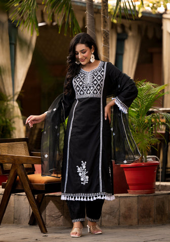 Varanga Ethnic Motif Thread Embroidered A-Line KurtaTassel Detailing With Afghani Bottom & Dupatta